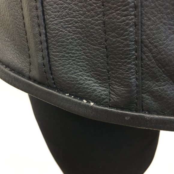 Genuine Leather Overbust Corset - Minor Defect - Picture 3 of 3